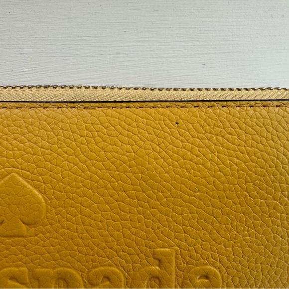 Kate Spade Full Zip Wallet - Picture 2 of 11